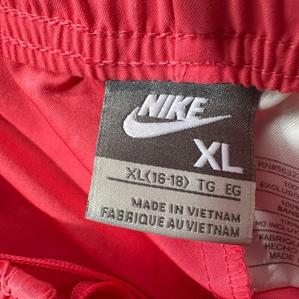 Nike Womens XL Pink Athletic Running Shorts Elastic Drawstring Waist Sporty Gym